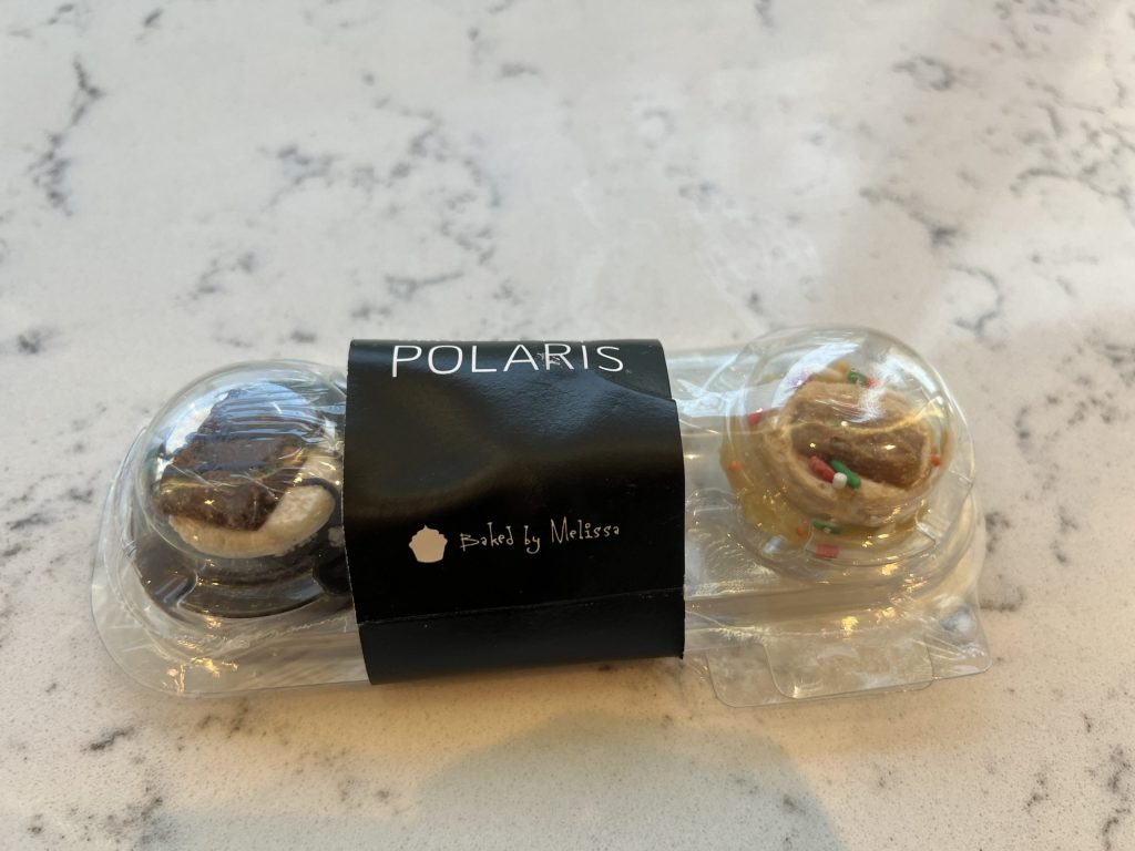 United Club OHare Cupcakes
